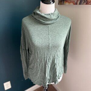 MAX STUDIO Green Long Sleeve Turtleneck Blouse